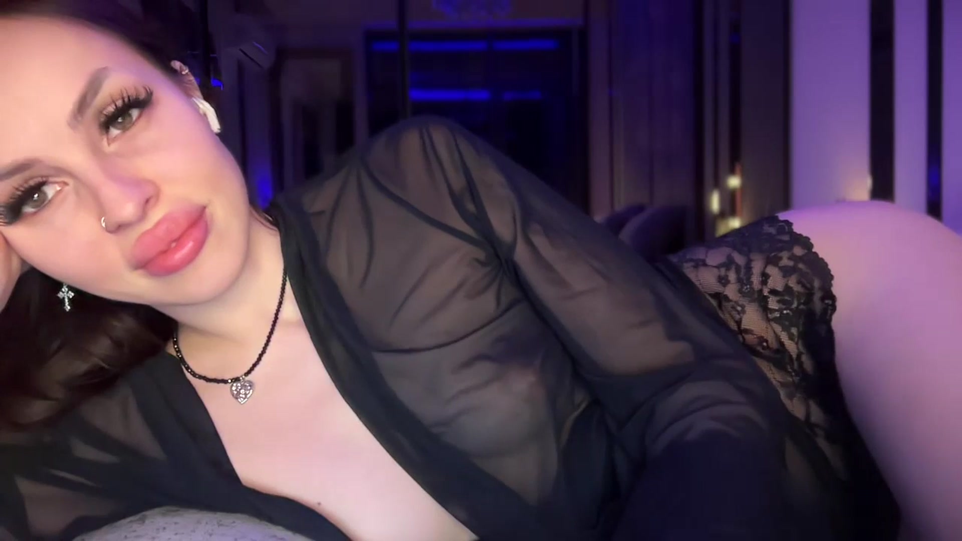 Gallery image thumbnail from UGLYGIRL_'s myfreecams stream on, 11/13/2025, 04:07 image 4 of 20