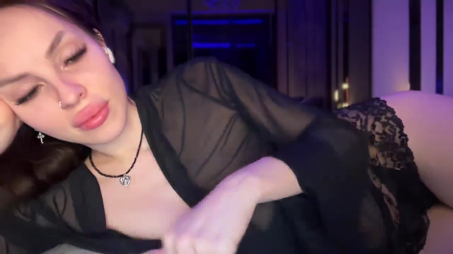 Gallery image thumbnail from UGLYGIRL_'s myfreecams stream on, 11/13/2025, 04:07 image 3 of 20