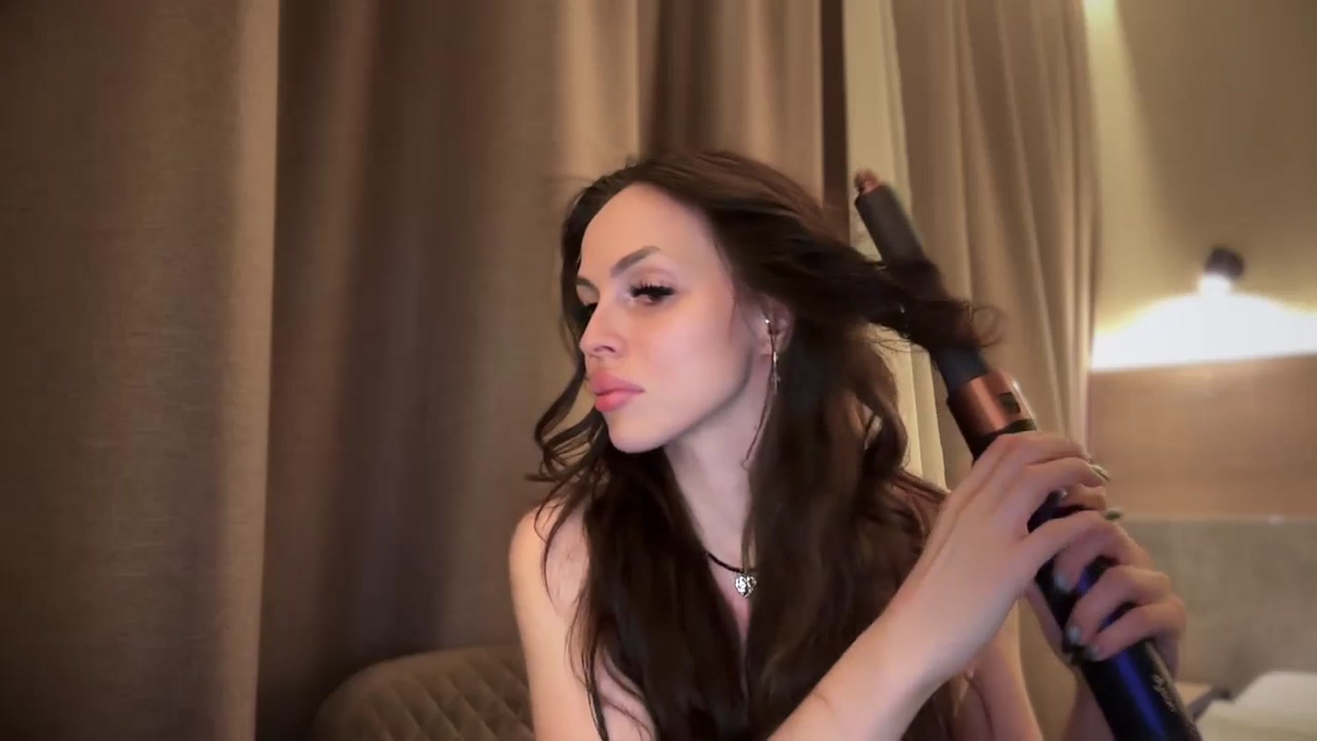 Gallery image thumbnail from UGLYGIRL_'s myfreecams stream on, 11/16/2025, 18:16 image 18 of 20