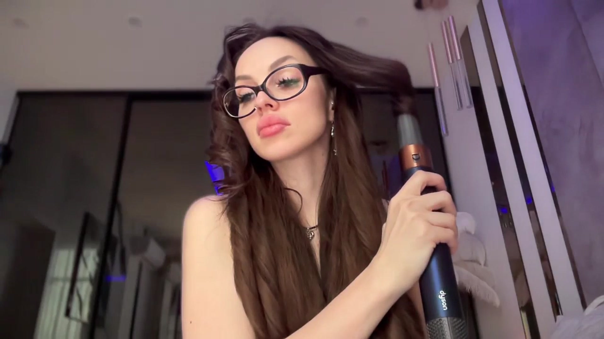 Gallery image thumbnail from UGLYGIRL_'s myfreecams stream on, 12/12/2025, 11:41 image 4 of 20