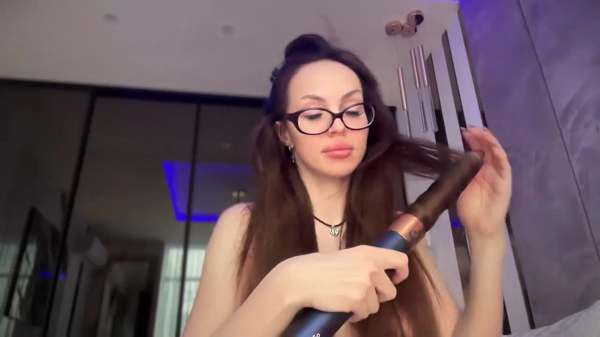 Gallery image thumbnail from UGLYGIRL_'s myfreecams stream on, 12/24/2025, 07:55 image 8 of 20