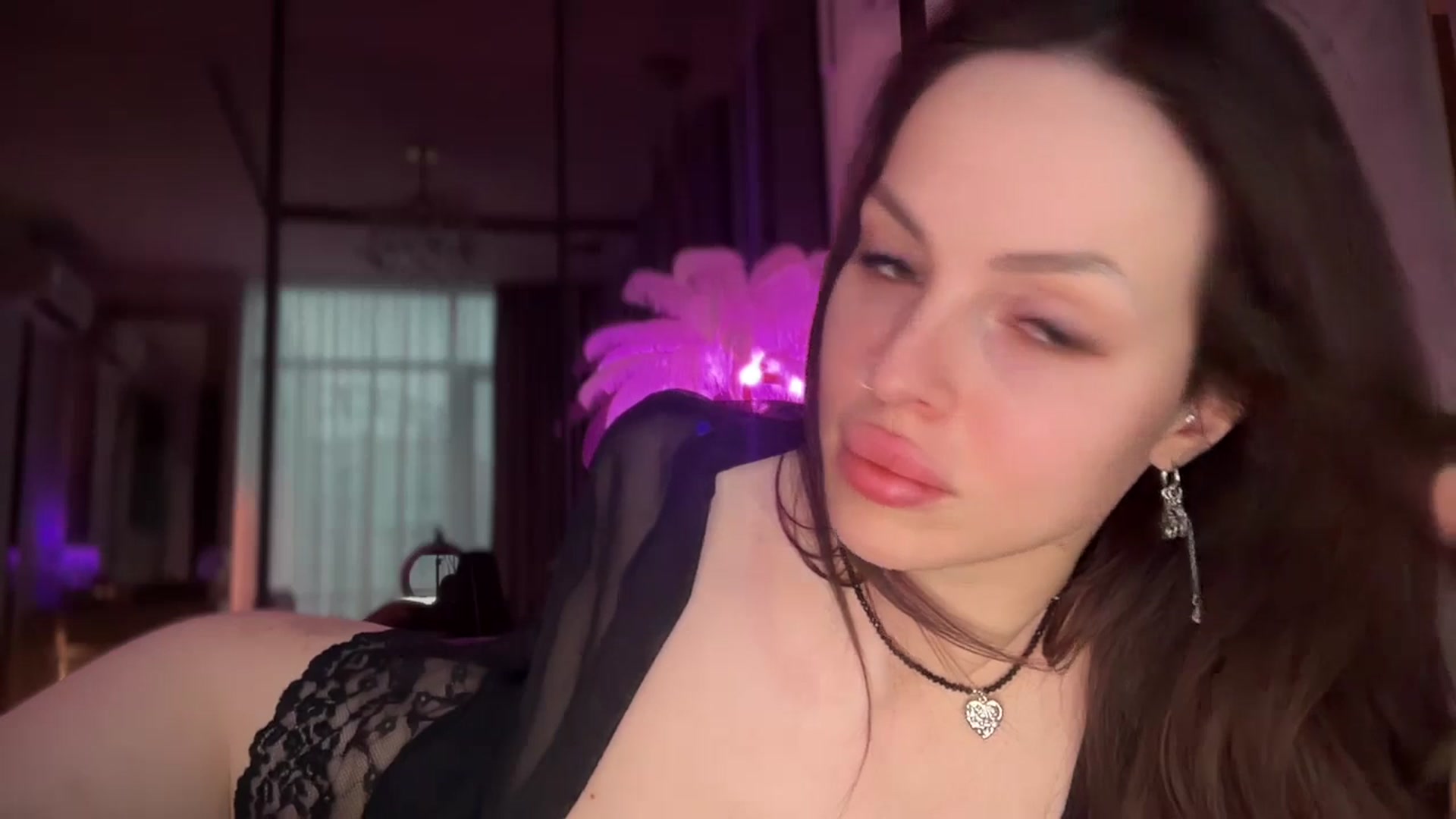 Gallery image thumbnail from UGLYGIRL_'s myfreecams stream on, 12/25/2025, 14:20 image 12 of 20