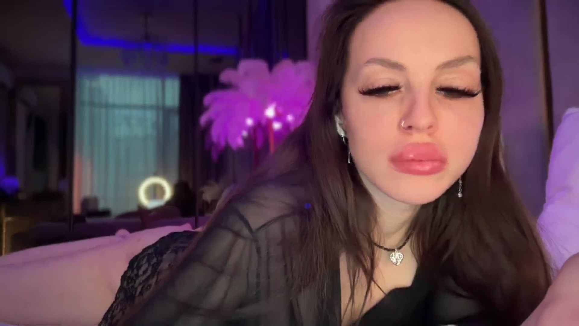 Gallery image thumbnail from UGLYGIRL_'s myfreecams stream on, 12/27/2025, 06:36 image 6 of 20