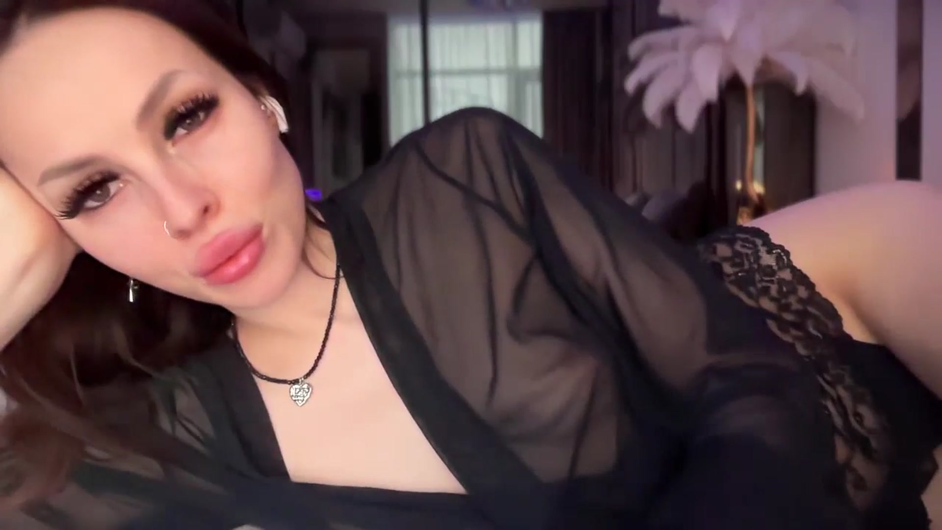 Gallery image thumbnail from UGLYGIRL_'s myfreecams stream on, 12/27/2025, 07:25 image 12 of 20