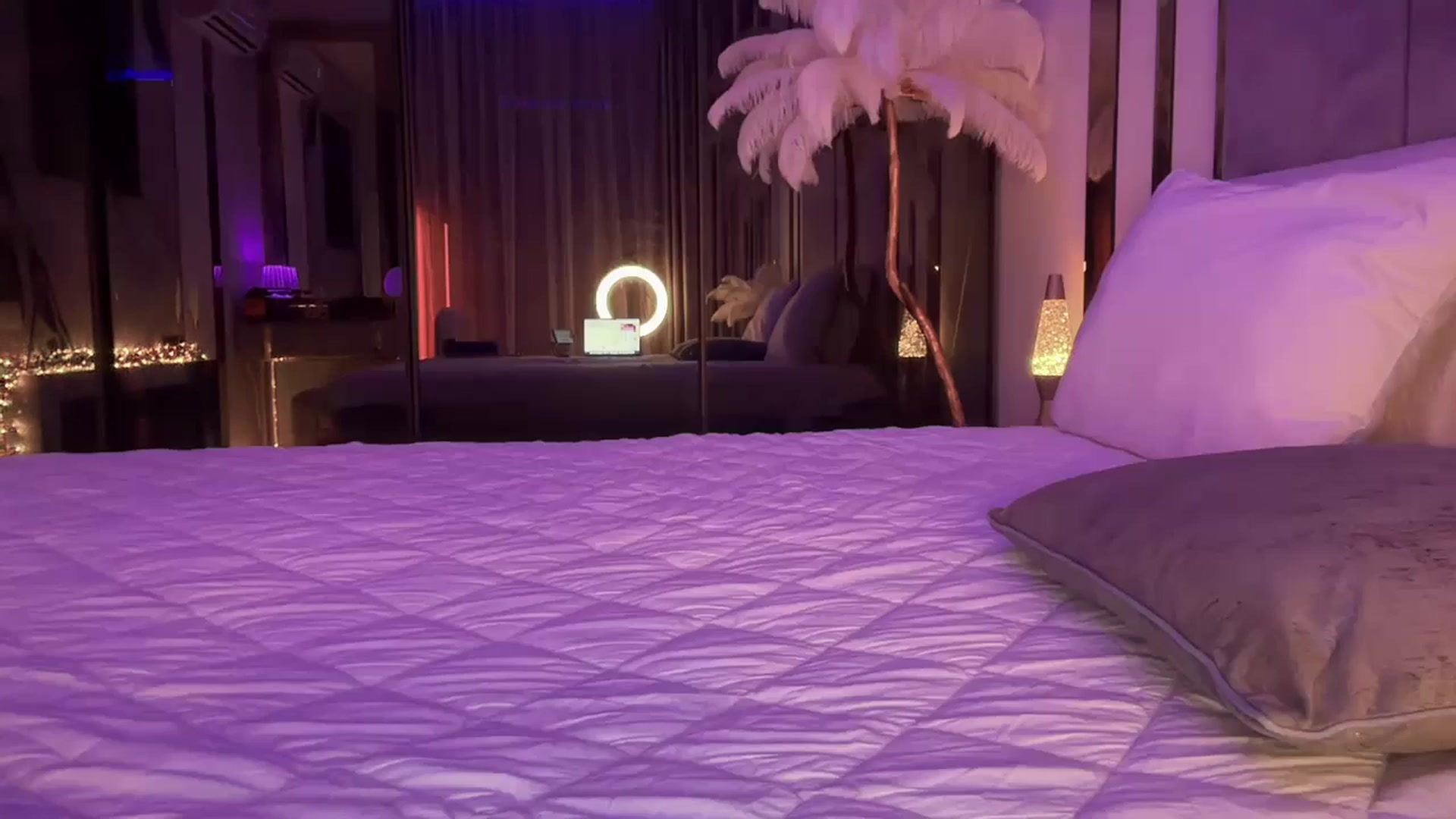 Gallery image thumbnail from UGLYGIRL_'s myfreecams stream on, 12/28/2025, 03:57 image 12 of 20