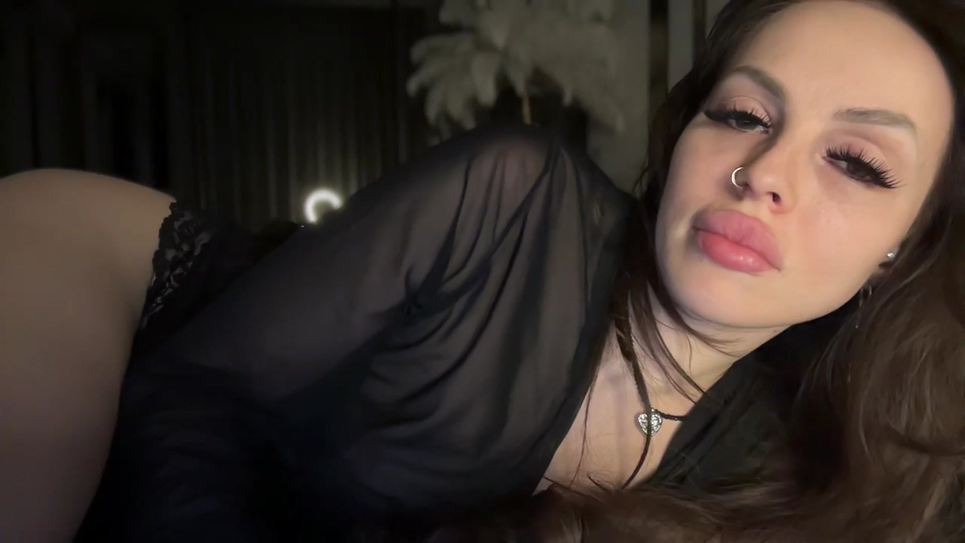 Gallery image thumbnail from UGLYGIRL_'s myfreecams stream on, 01/04/2026, 17:00 image 12 of 20
