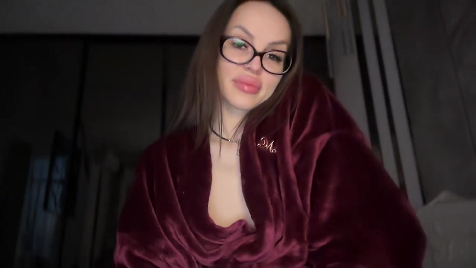 Gallery image thumbnail from UGLYGIRL_'s myfreecams stream on, 01/11/2026, 06:02 image 9 of 20