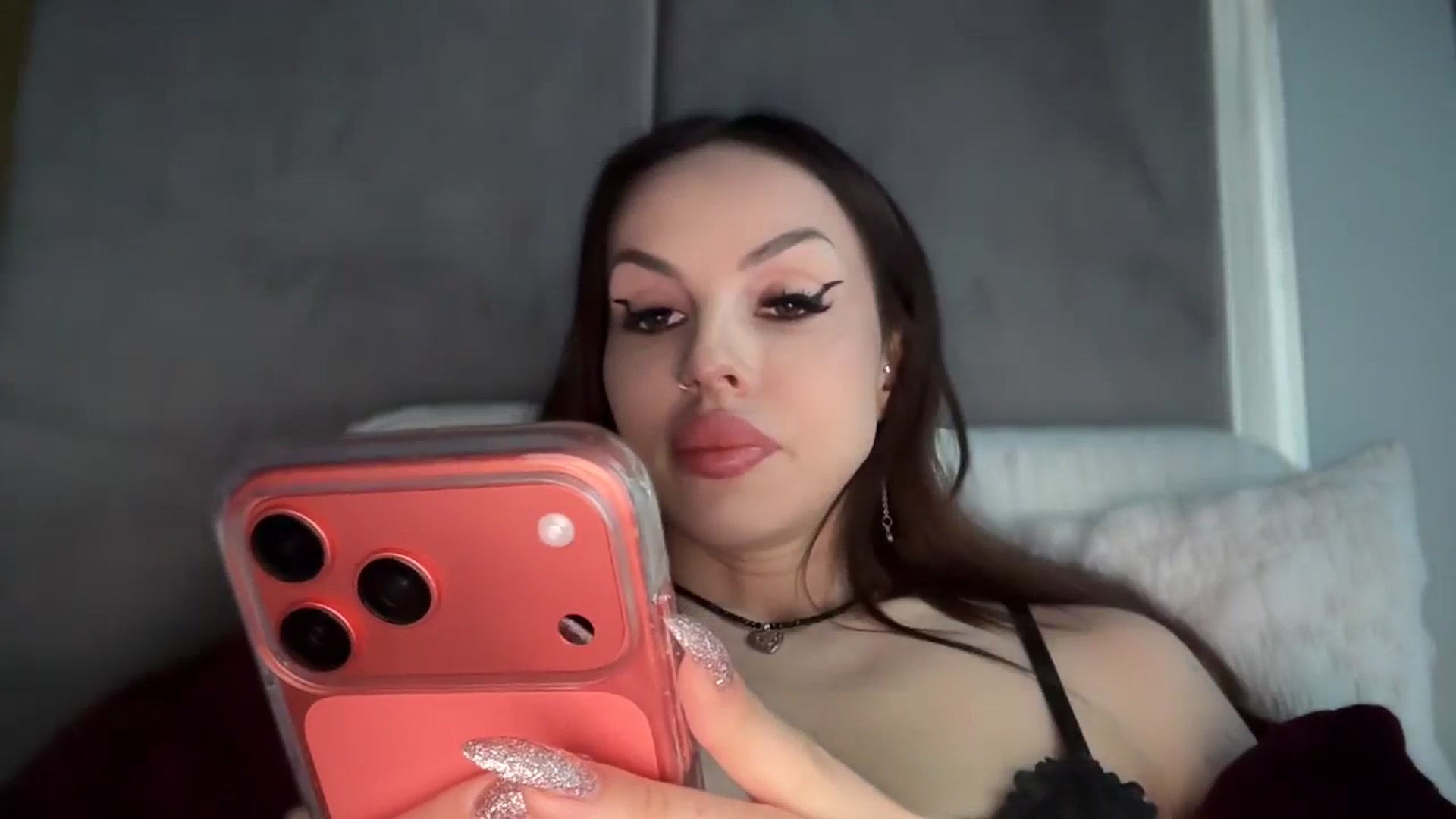 Gallery image thumbnail from UGLYGIRL_'s myfreecams stream on, 01/11/2026, 14:40 image 16 of 20