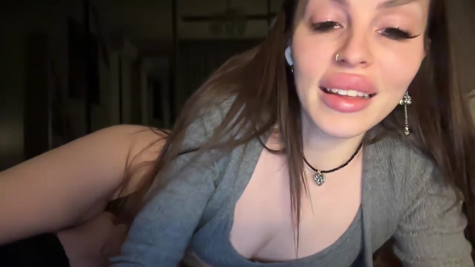 Gallery image thumbnail from UGLYGIRL_'s myfreecams stream on, 01/12/2026, 15:48 image 9 of 20
