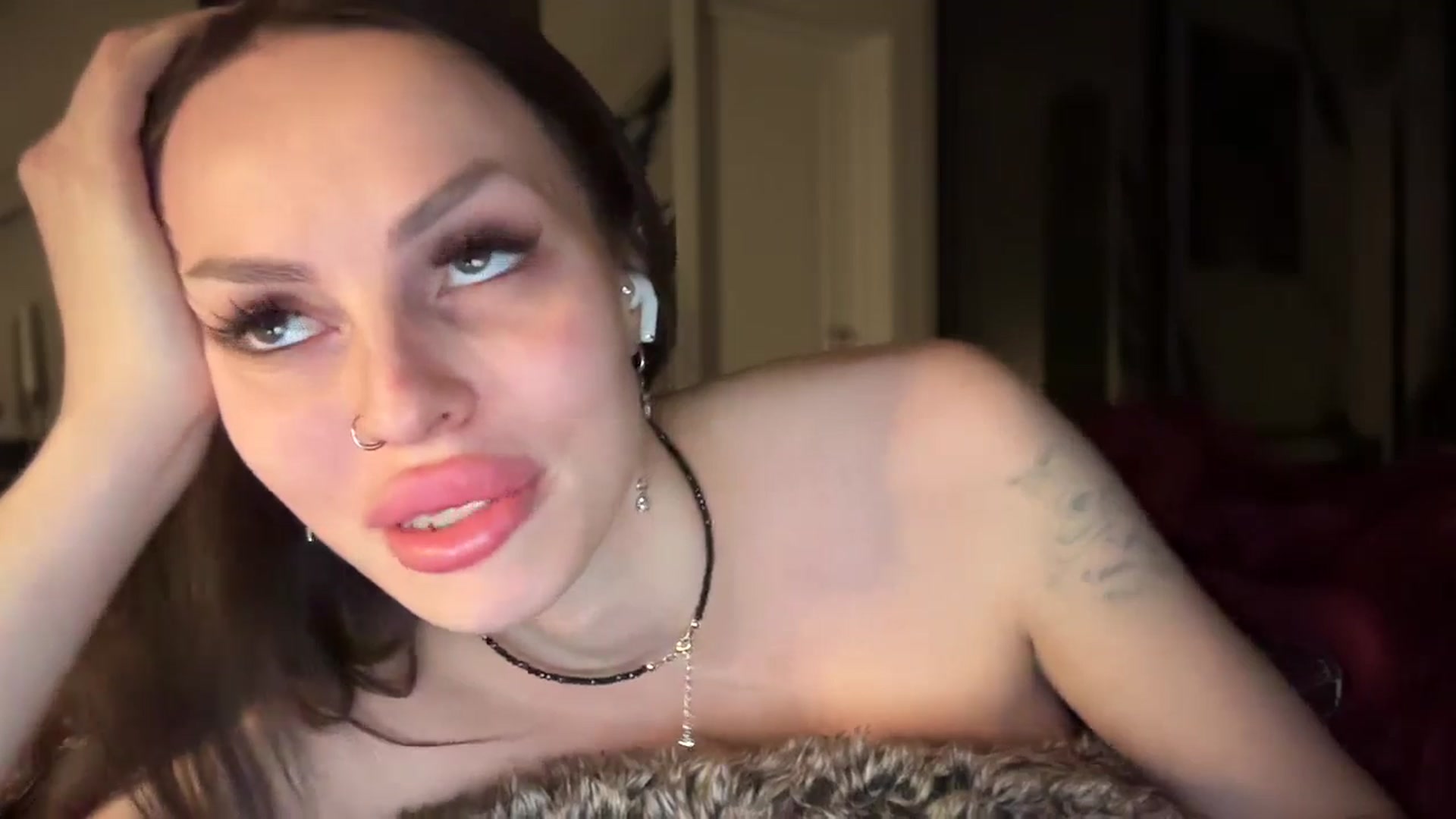 Gallery image thumbnail from UGLYGIRL_'s myfreecams stream on, 01/13/2026, 17:26 image 17 of 20