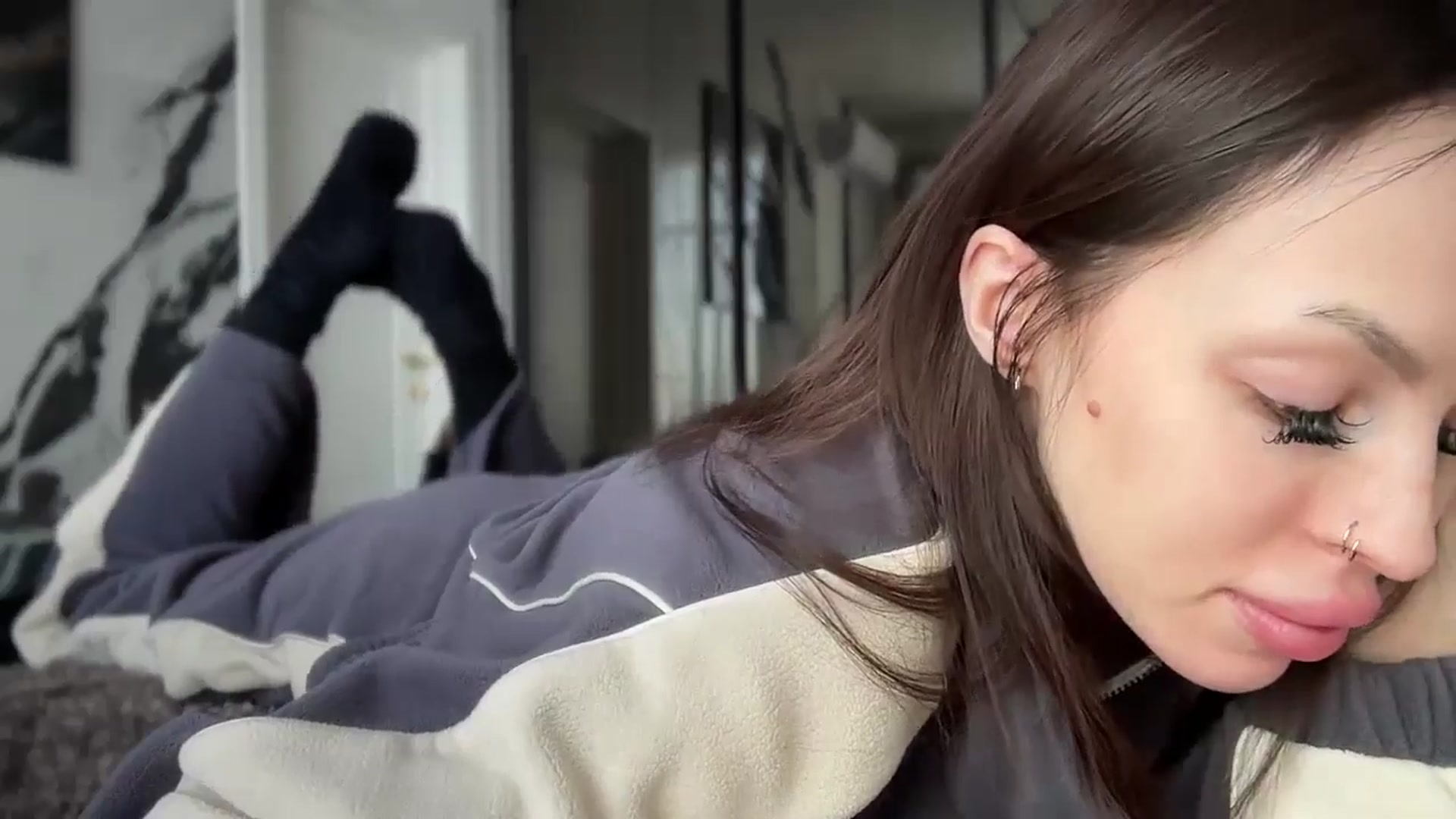 Gallery image thumbnail from UGLYGIRL_'s myfreecams stream on, 01/16/2026, 11:40 image 12 of 20