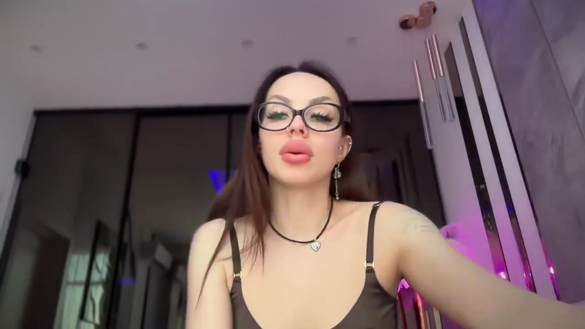 Gallery image thumbnail from UGLYGIRL_'s myfreecams stream on, 01/18/2026, 13:43 image 19 of 20