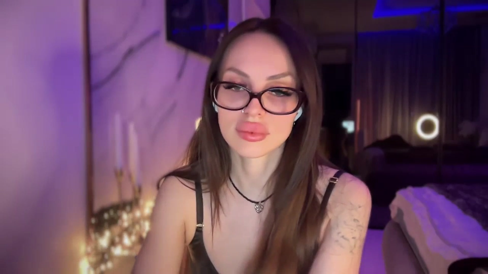 Gallery image thumbnail from UGLYGIRL_'s myfreecams stream on, 01/18/2026, 15:48 image 19 of 20
