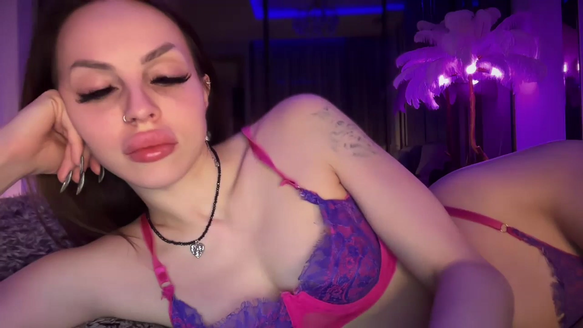 Gallery image thumbnail from UGLYGIRL_'s myfreecams stream on, 02/03/2026, 04:17 image 7 of 20
