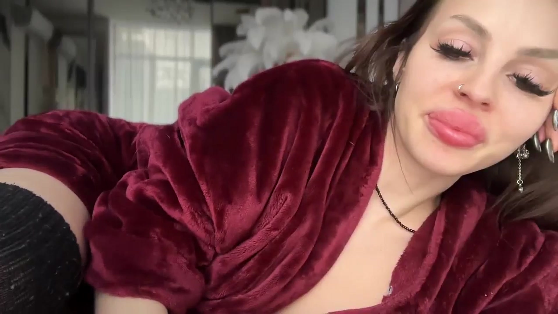 Gallery image thumbnail from UGLYGIRL_'s myfreecams stream on, 02/08/2026, 08:10 image 9 of 20
