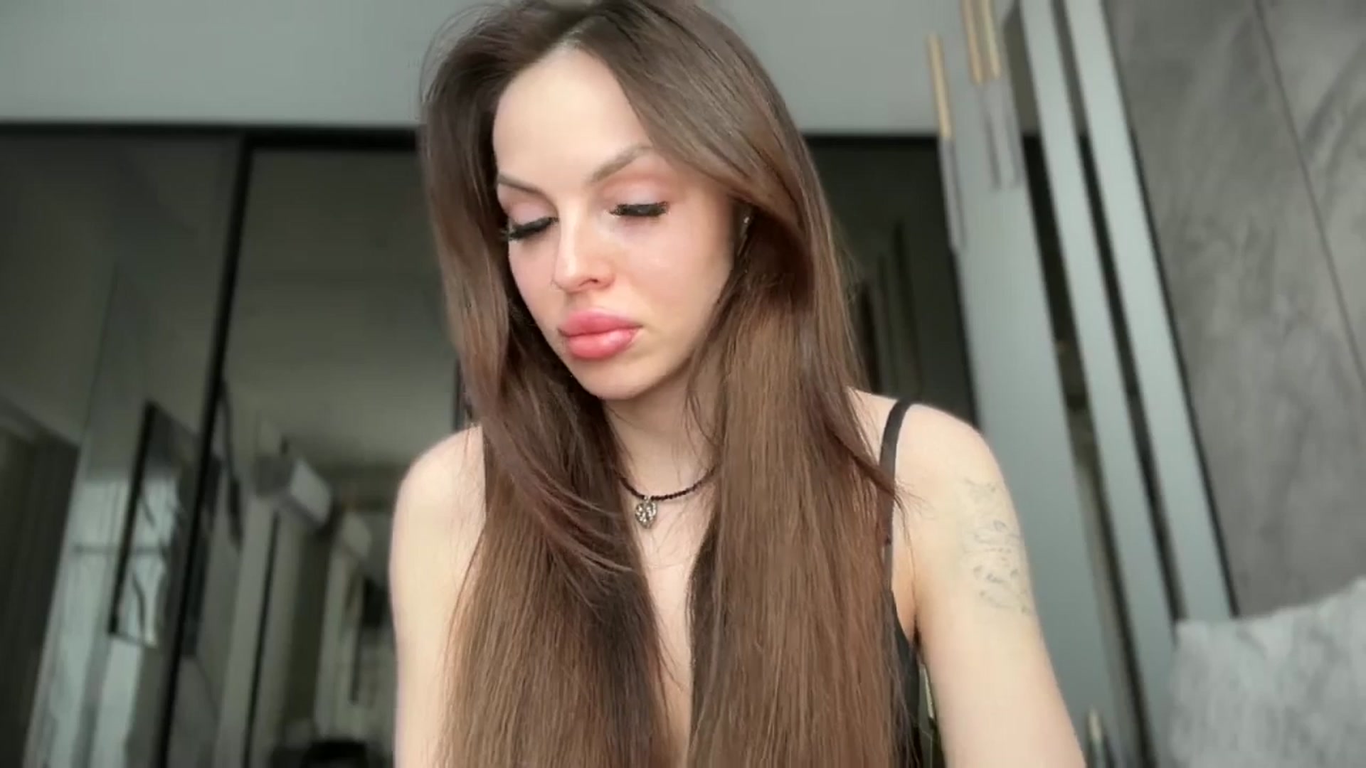 Gallery image thumbnail from UGLYGIRL_'s myfreecams stream on, 02/17/2026, 09:25 image 16 of 20