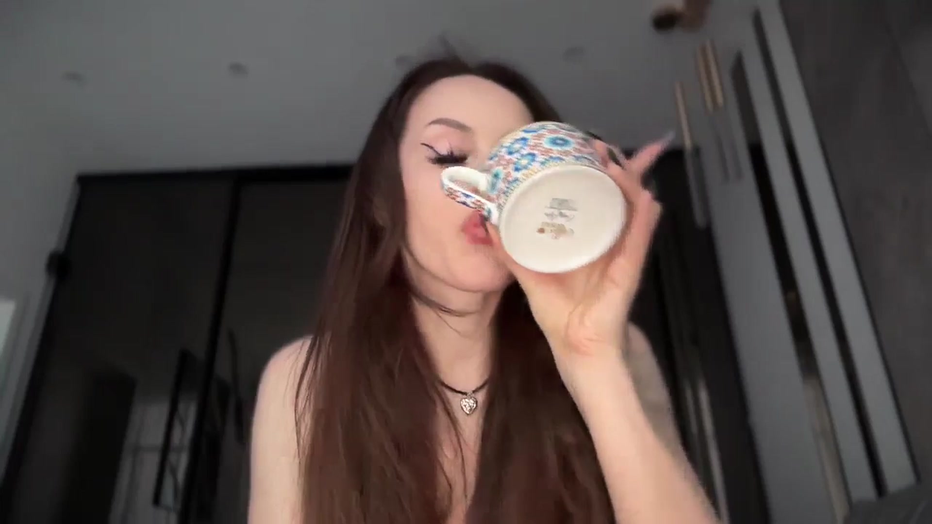 Gallery image thumbnail from UGLYGIRL_'s myfreecams stream on, 02/18/2026, 15:06 image 17 of 20