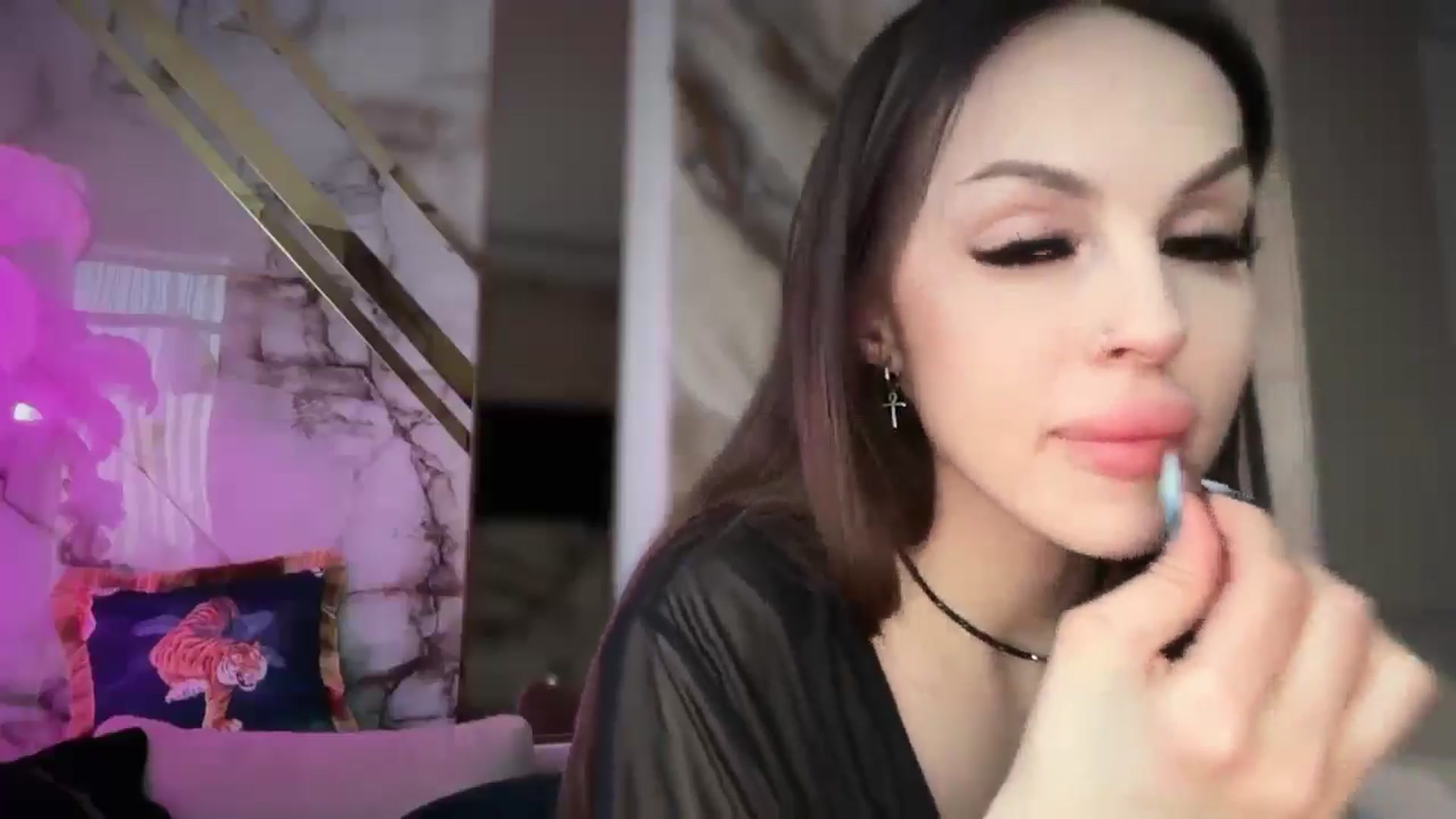 Gallery image thumbnail from UGLYGIRL_'s myfreecams stream on, 04/28/2026, 17:10 image 16 of 20