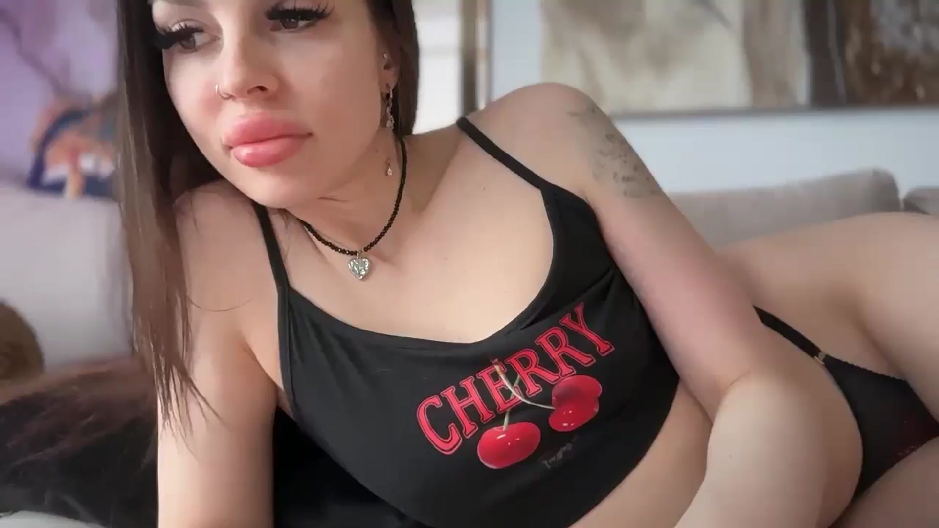 Gallery image thumbnail from UGLYGIRL_'s myfreecams stream on, 05/01/2026, 16:01 image 8 of 20