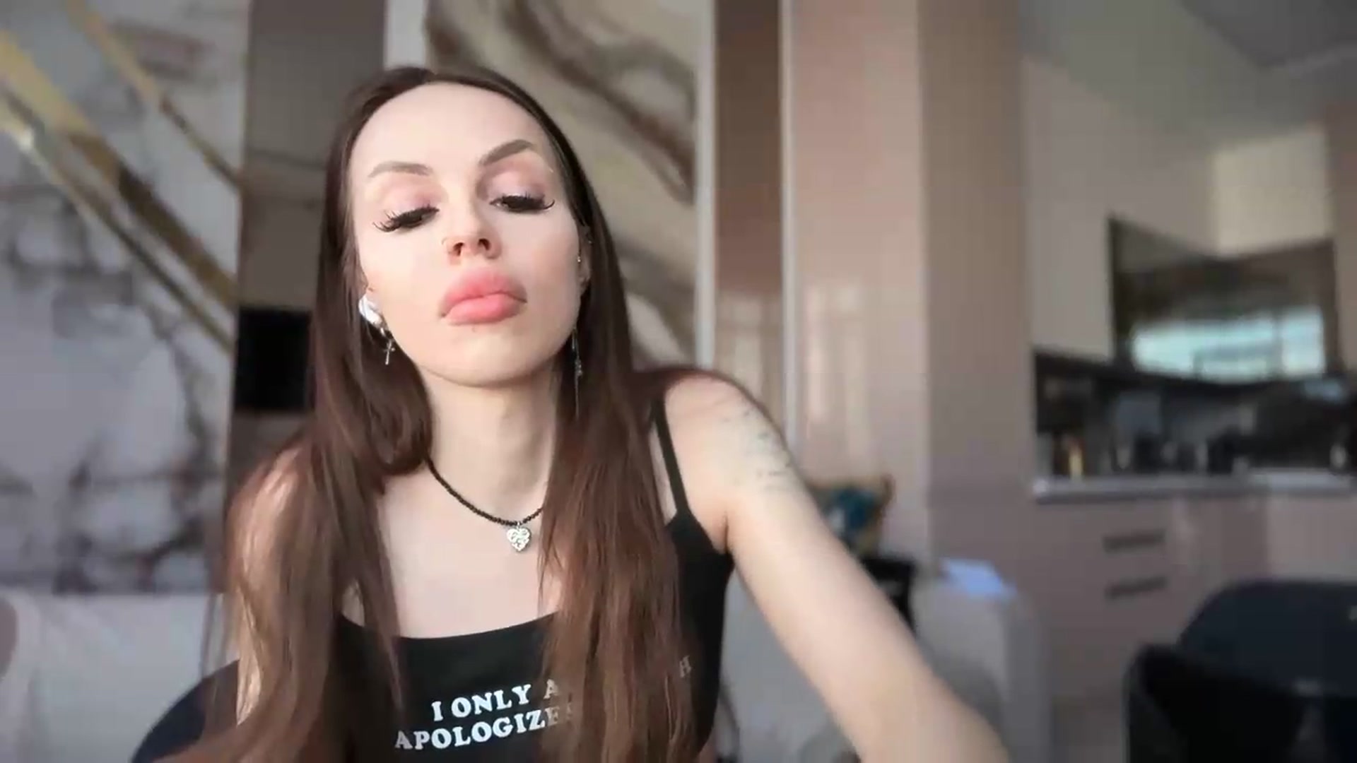 Gallery image thumbnail from UGLYGIRL_'s myfreecams stream on, 07/04/2026, 16:23 image 12 of 20