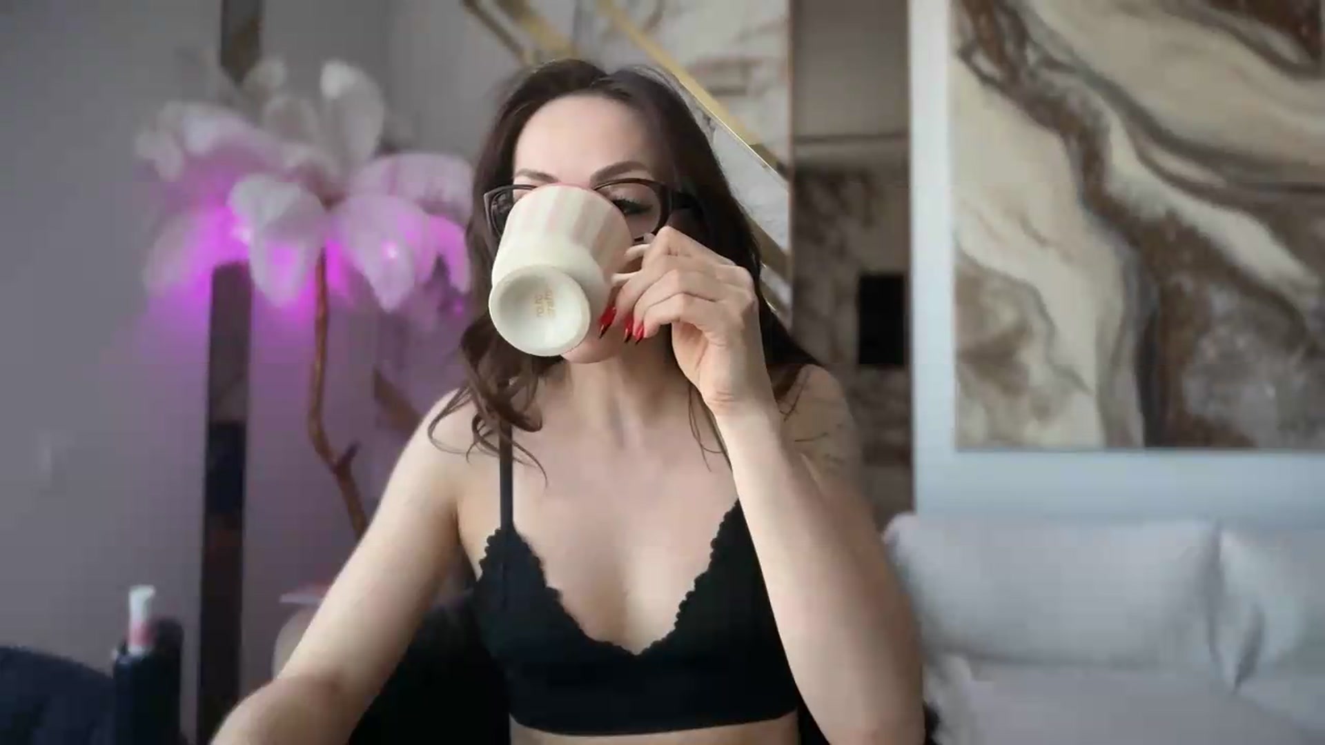 Gallery image thumbnail from UGLYGIRL_'s myfreecams stream on, 07/18/2026, 14:23 image 13 of 20
