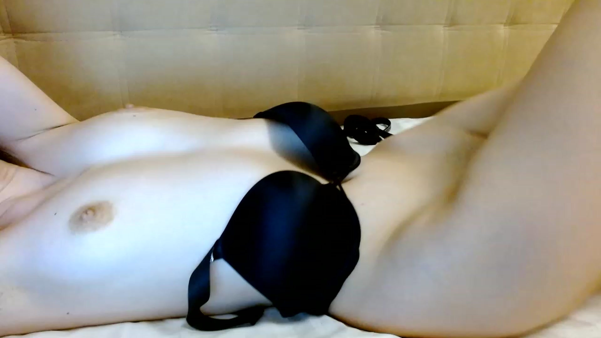 Gallery image thumbnail from UGLY_GIRL_'s myfreecams stream on, 01/04/2023, 04:00 image 17 of 20