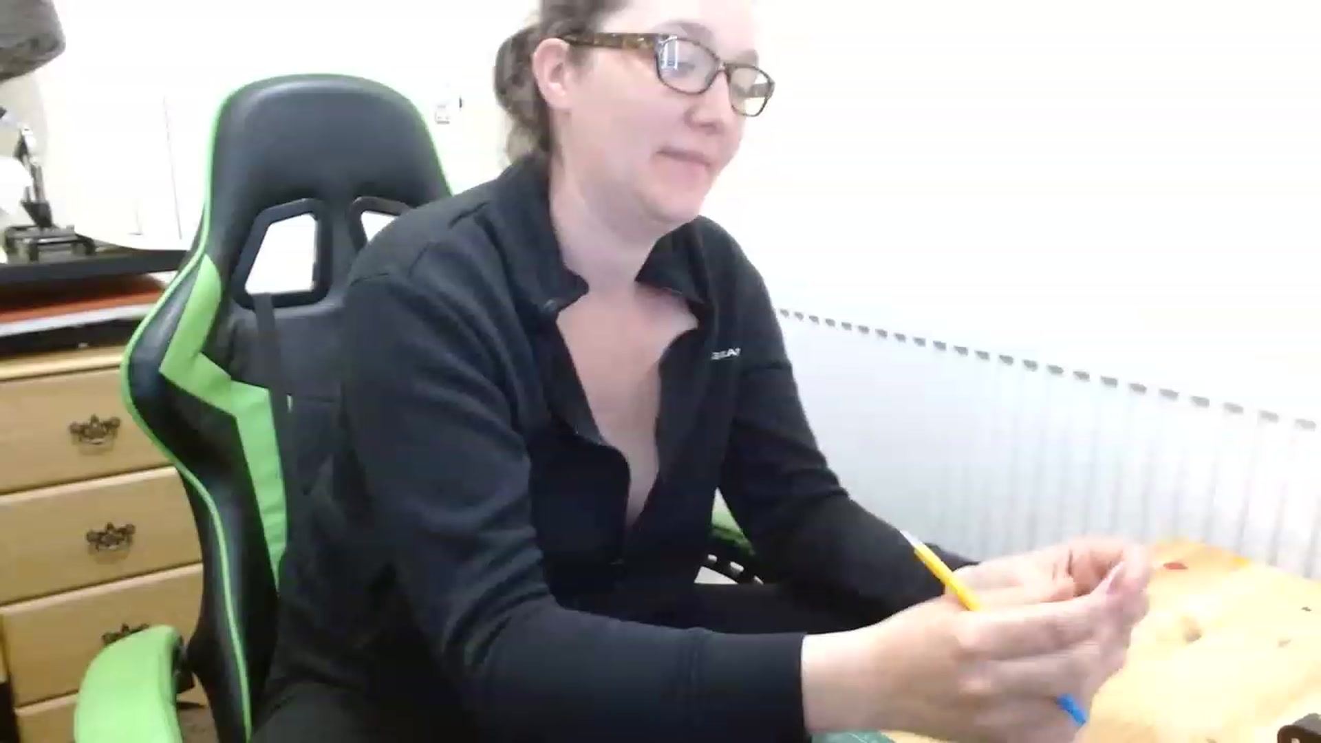 Gallery image thumbnail from UKbritishgirl's myfreecams stream on, 05/05/2023, 12:06 image 2 of 20