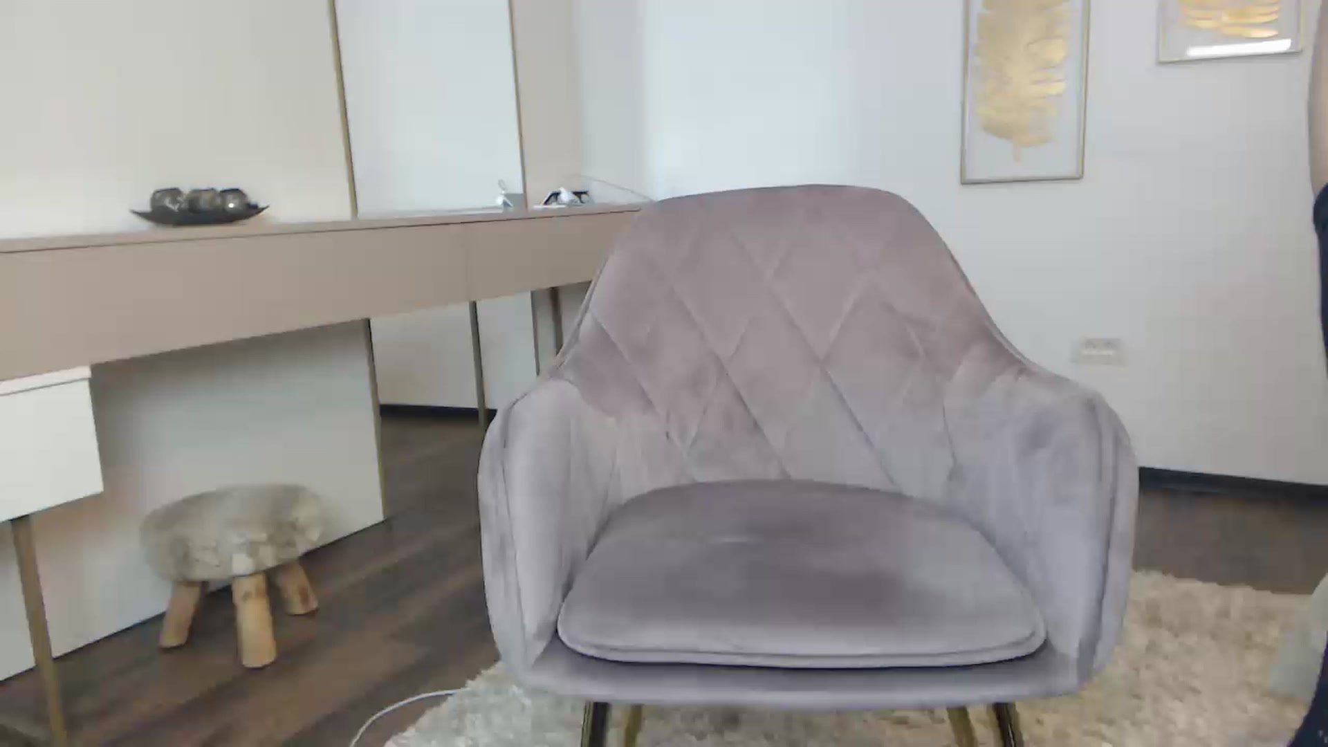 Gallery image thumbnail from UR_wet_DESIRE's myfreecams stream on, 11/21/2022, 16:45 image 1 of 20