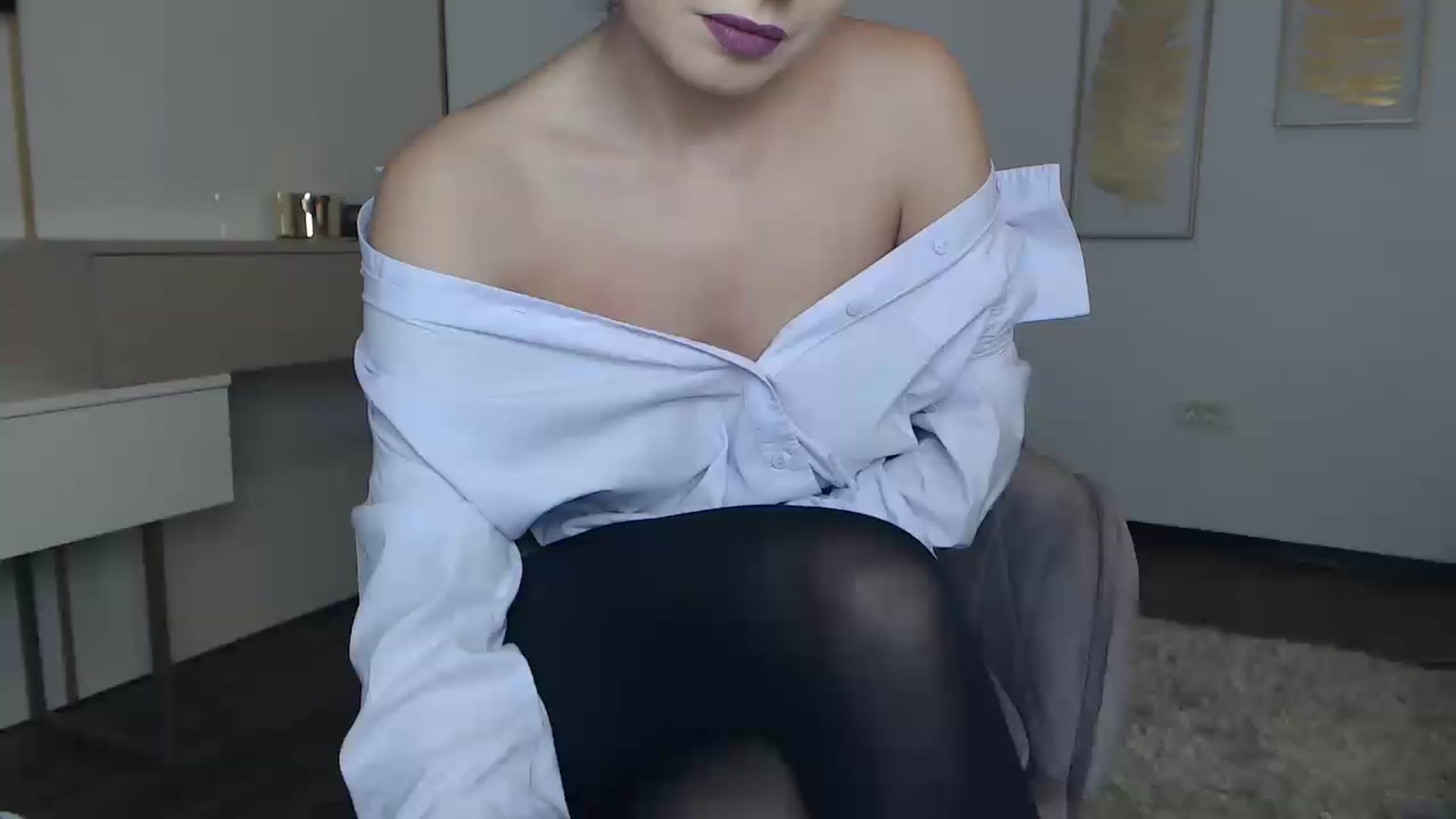 Gallery image thumbnail from UR_wet_DESIRE's myfreecams stream on, 12/03/2022, 18:21 image 10 of 20