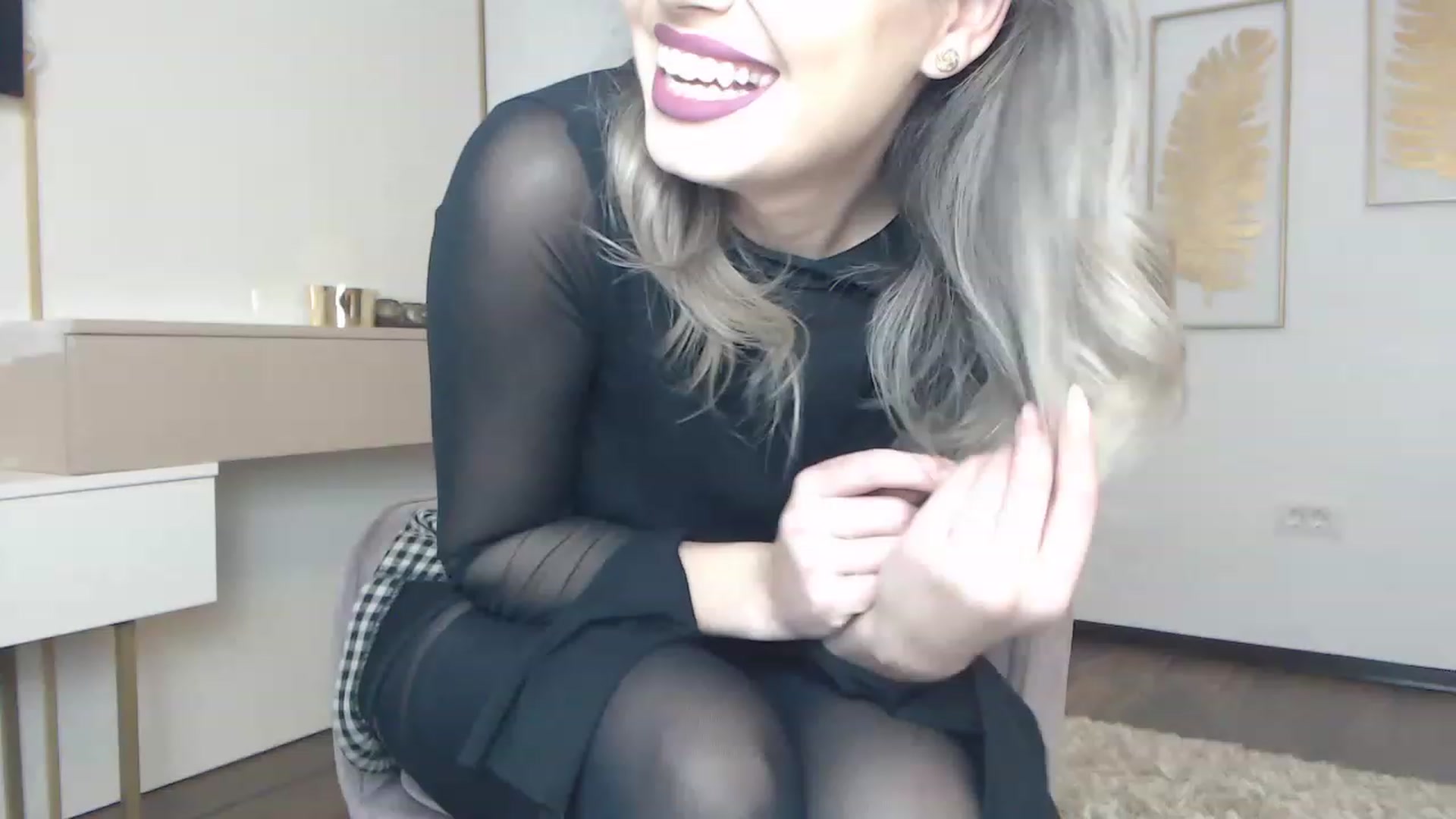 Gallery image thumbnail from UR_wet_DESIRE's myfreecams stream on, 12/08/2022, 15:33 image 5 of 20