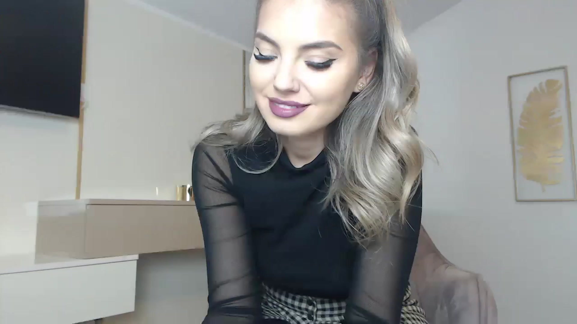Gallery image thumbnail from UR_wet_DESIRE's myfreecams stream on, 12/08/2022, 17:44 image 19 of 20