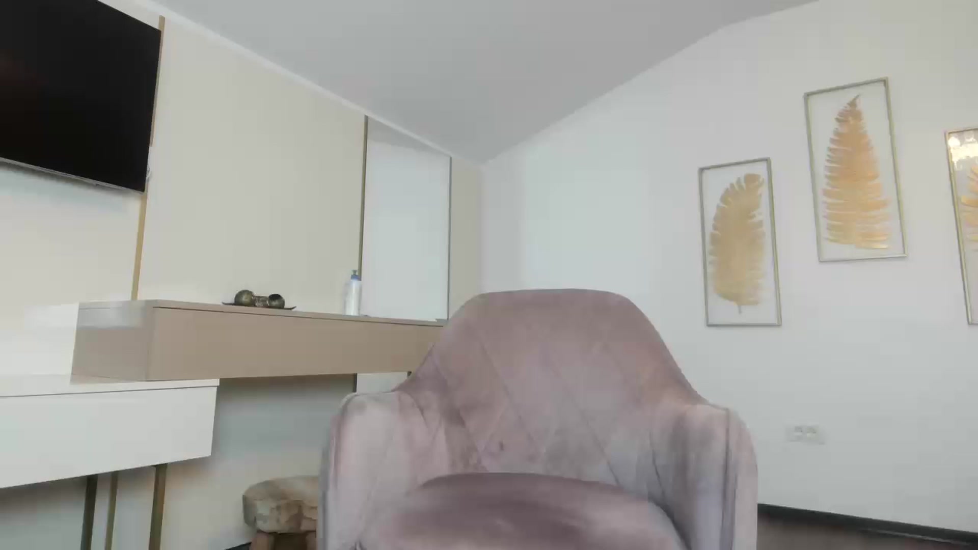 Gallery image thumbnail from UR_wet_DESIRE's myfreecams stream on, 01/06/2023, 15:36 image 8 of 20