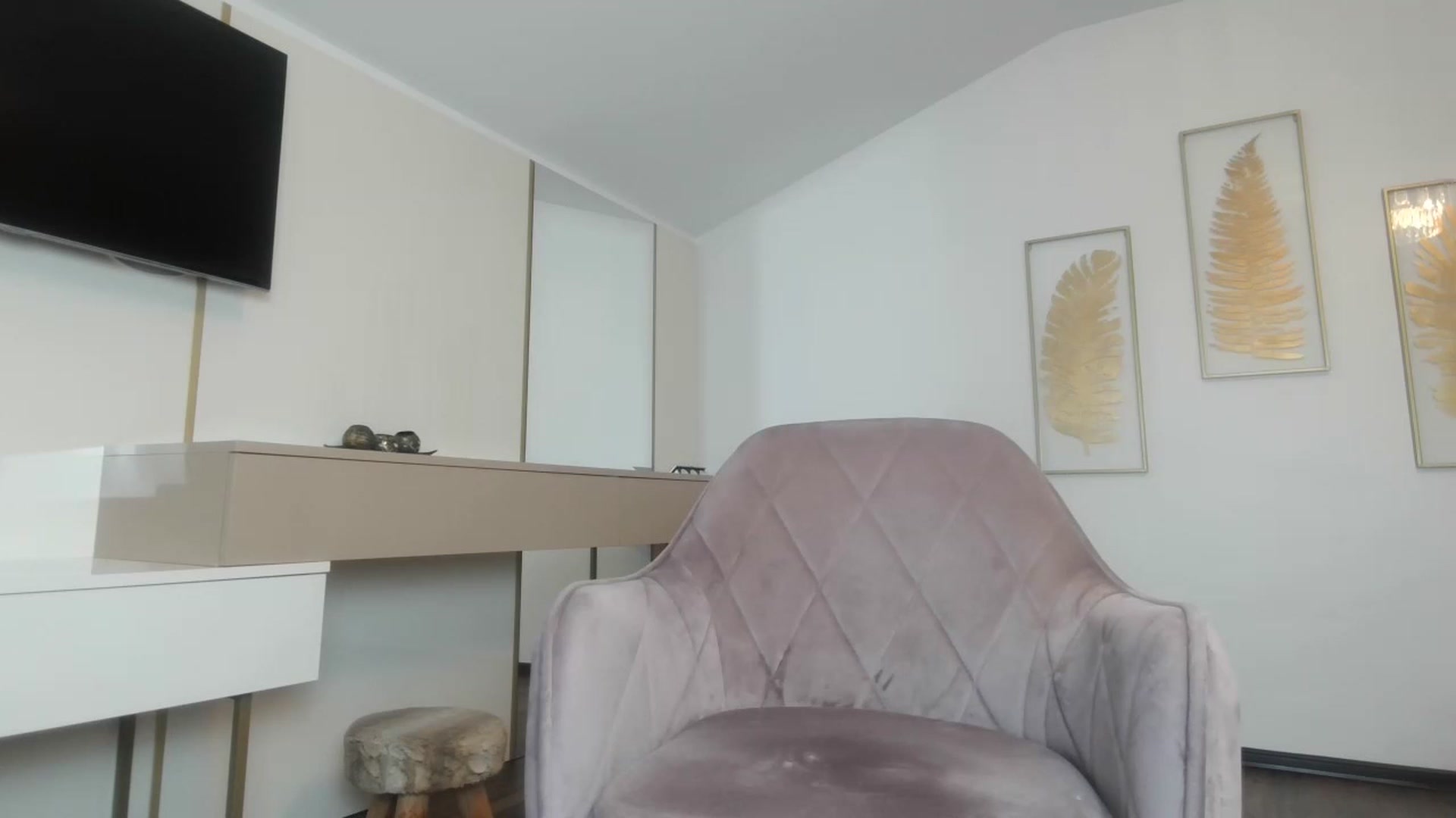 Gallery image thumbnail from UR_wet_DESIRE's myfreecams stream on, 01/27/2023, 17:30 image 1 of 20