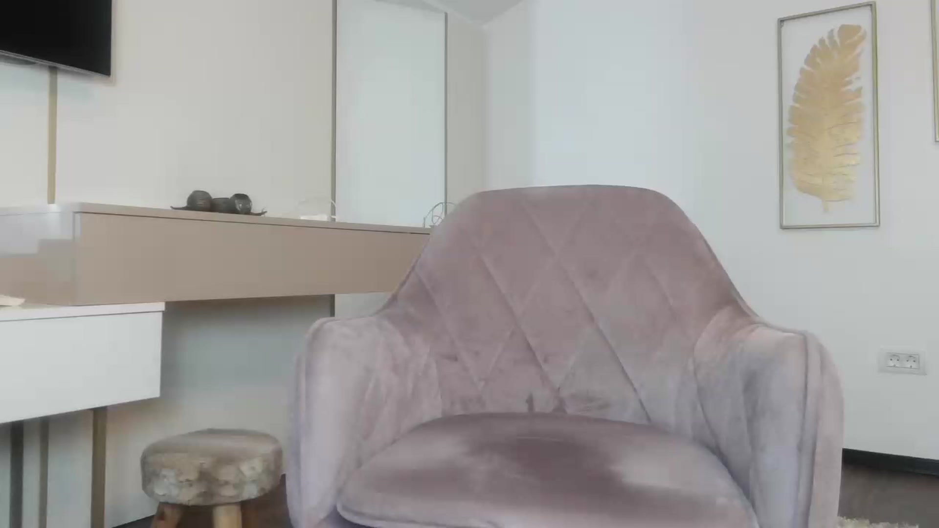 Gallery image thumbnail from UR_wet_DESIRE's myfreecams stream on, 02/01/2023, 17:49 image 13 of 20