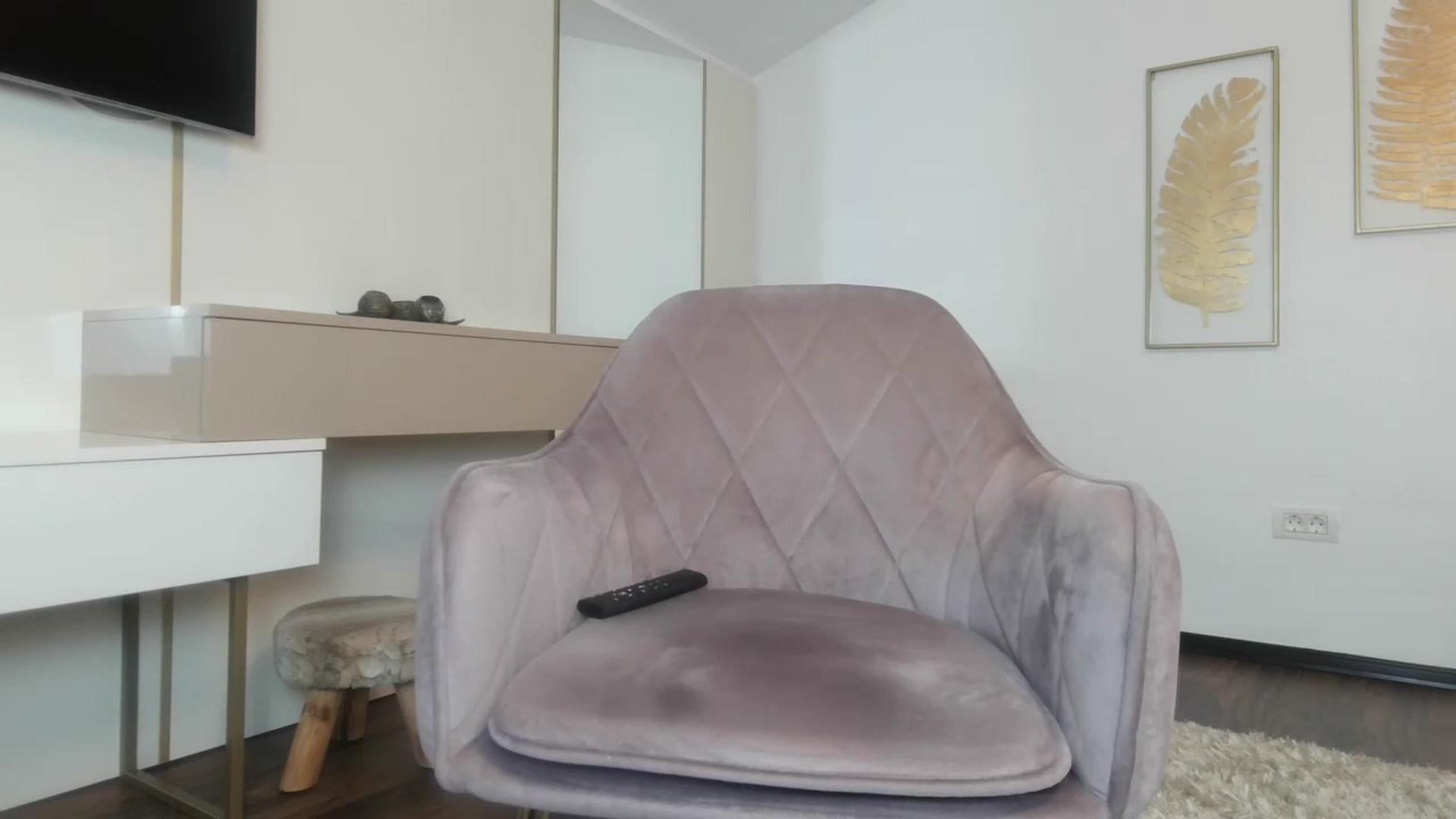 Gallery image thumbnail from UR_wet_DESIRE's myfreecams stream on, 02/02/2023, 17:02 image 6 of 20