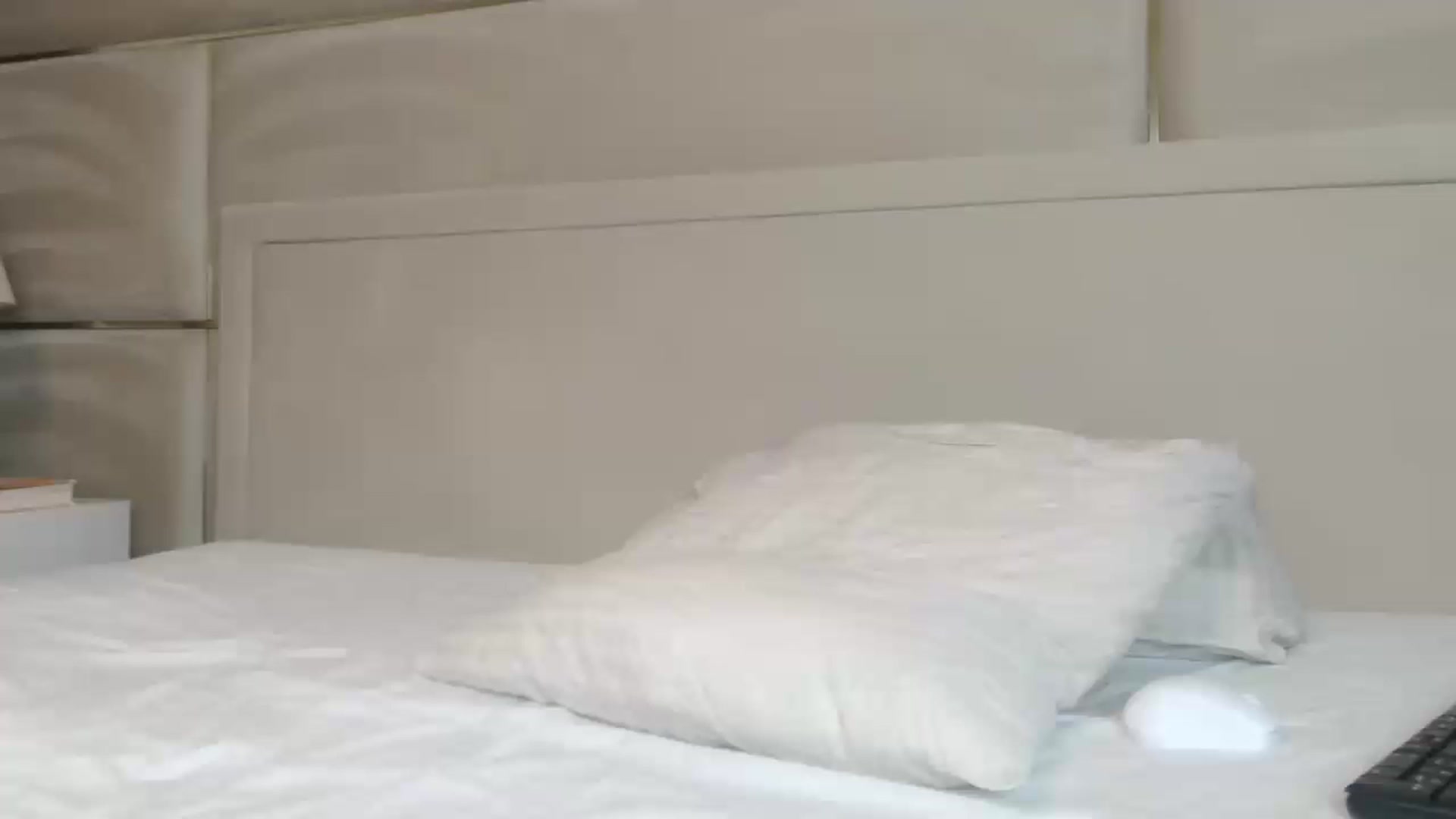 Gallery image thumbnail from UR_wet_DESIRE's myfreecams stream on, 02/06/2023, 15:37 image 20 of 20