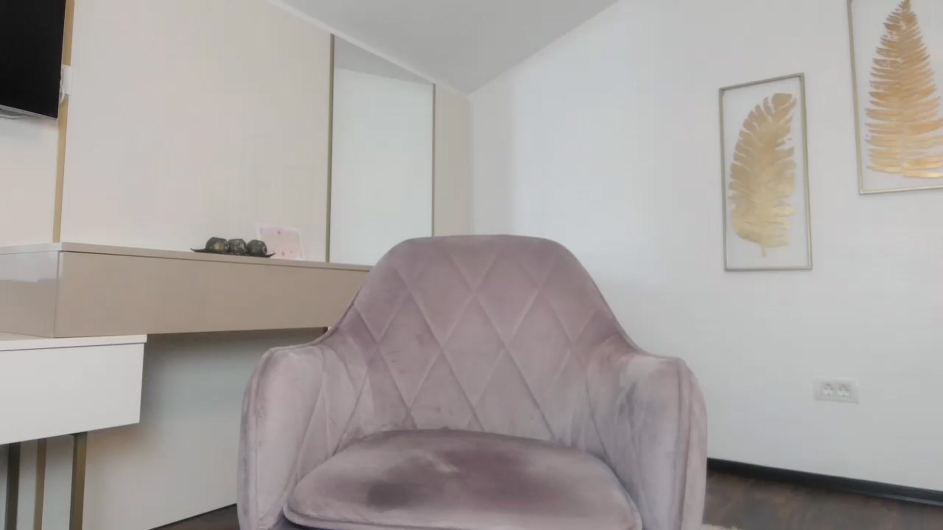Gallery image thumbnail from UR_wet_DESIRE's myfreecams stream on, 04/26/2023, 15:58 image 1 of 20