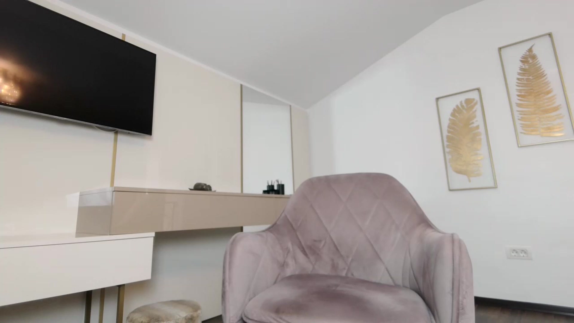 Gallery image thumbnail from UR_wet_DESIRE's myfreecams stream on, 06/27/2023, 15:03 image 19 of 20