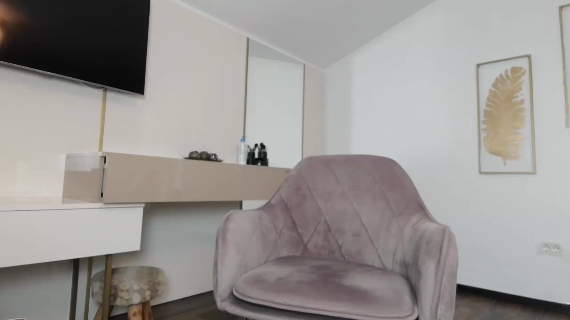 Gallery image thumbnail from UR_wet_DESIRE's myfreecams stream on, 07/17/2023, 13:36 image 16 of 20