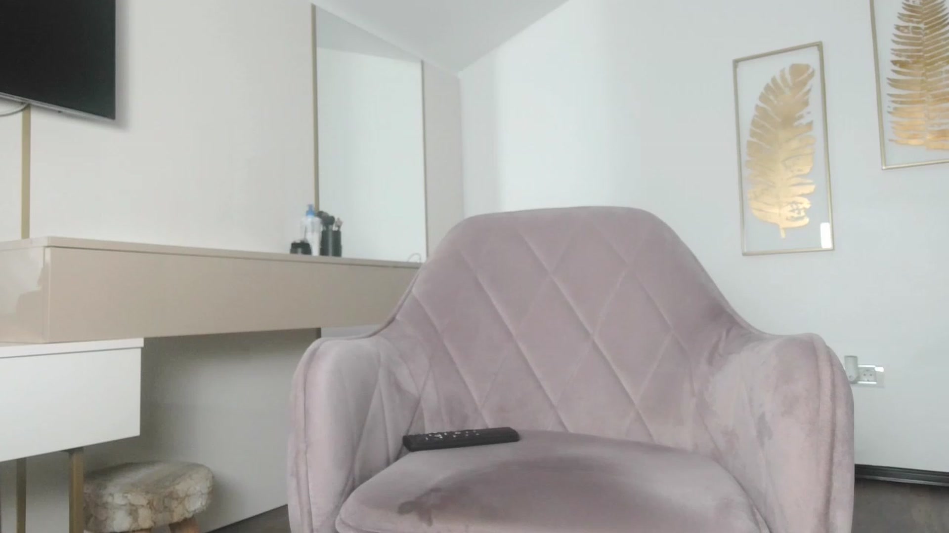 Gallery image thumbnail from UR_wet_DESIRE's myfreecams stream on, 02/27/2024, 17:17 image 3 of 20