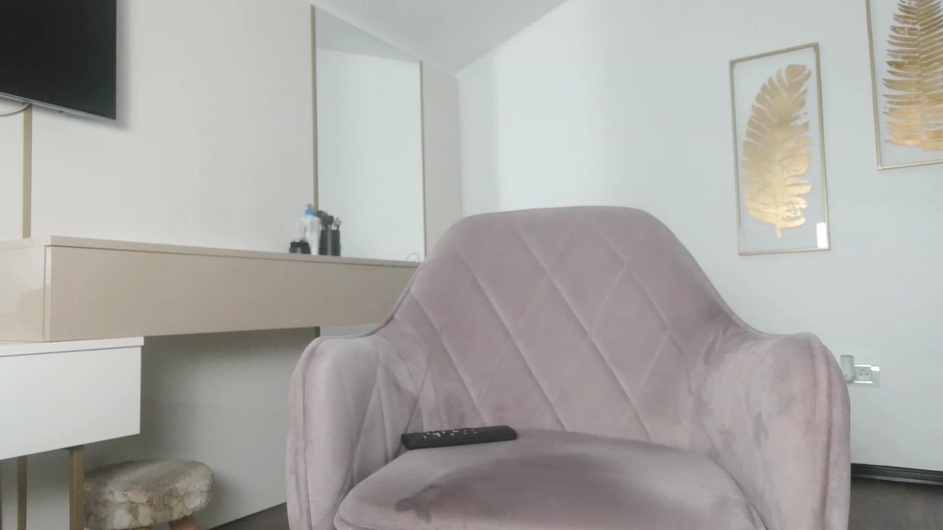 Gallery image thumbnail from UR_wet_DESIRE's myfreecams stream on, 02/27/2024, 17:17 image 4 of 20