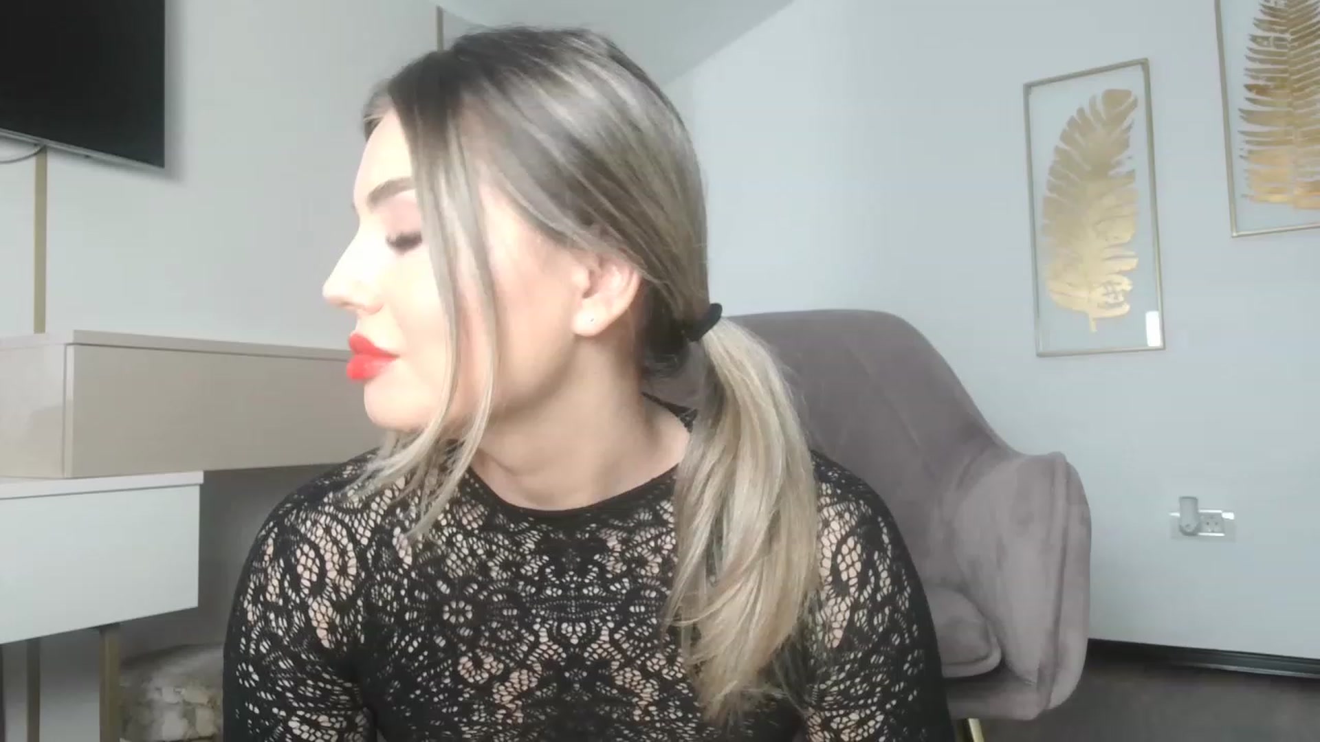 Gallery image thumbnail from UR_wet_DESIRE's myfreecams stream on, 02/27/2024, 17:17 image 10 of 20