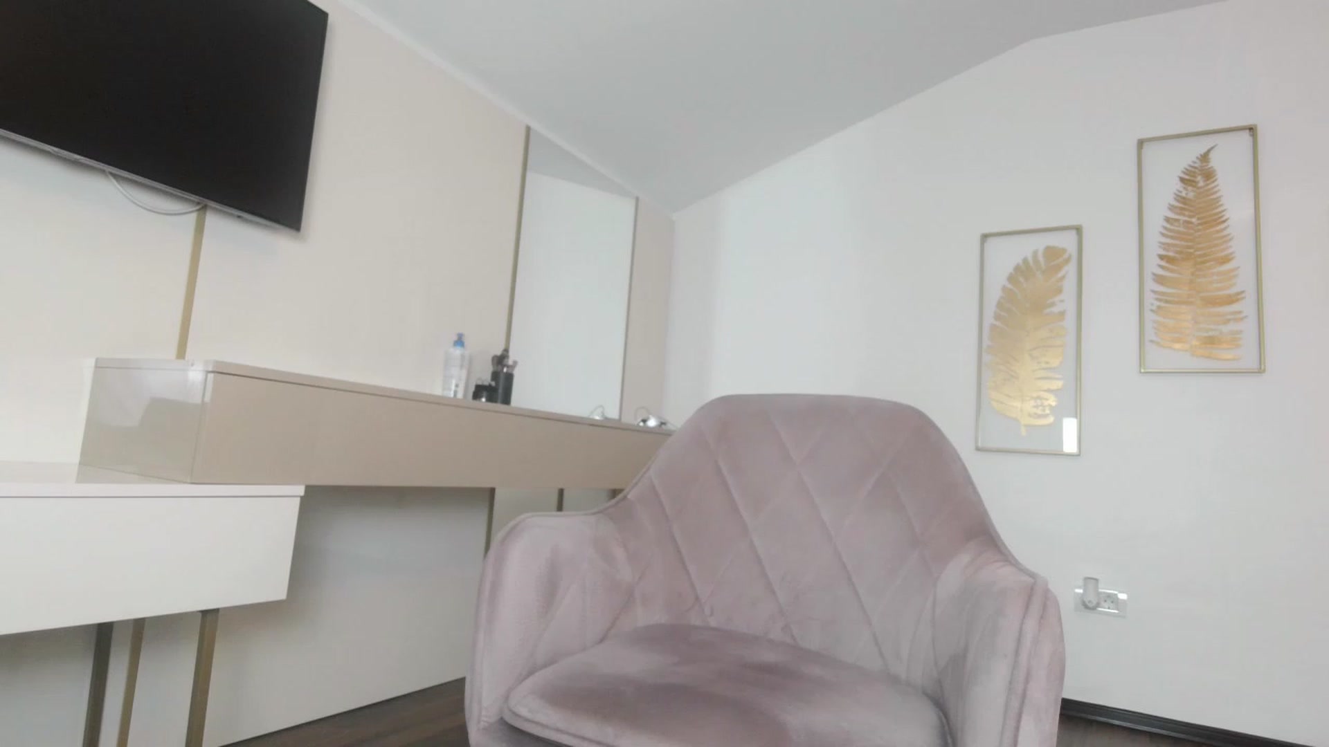 Gallery image thumbnail from UR_wet_DESIRE's myfreecams stream on, 02/28/2024, 18:04 image 10 of 20