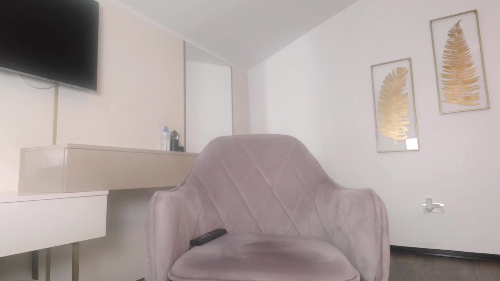 Gallery image thumbnail from UR_wet_DESIRE's myfreecams stream on, 02/29/2024, 08:27 image 2 of 20