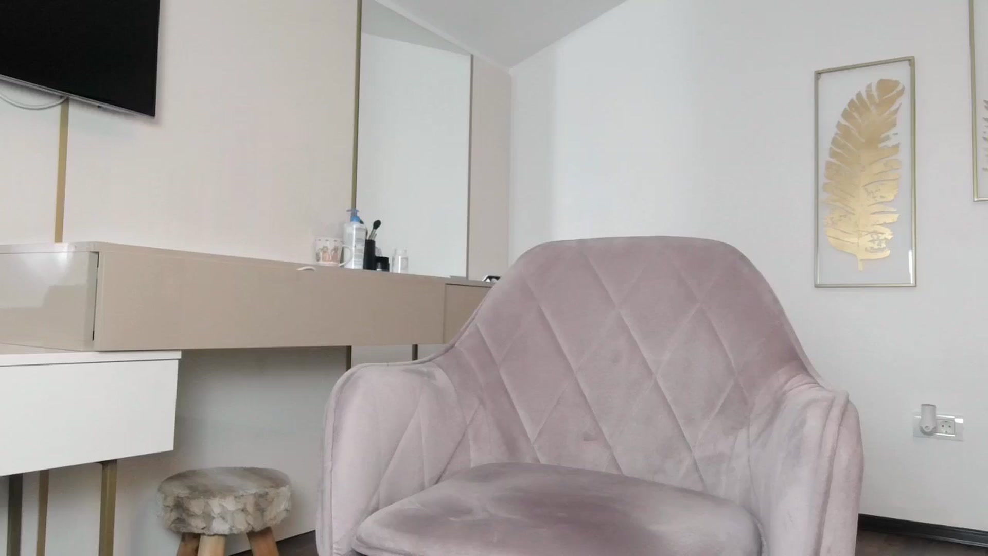 Gallery image thumbnail from UR_wet_DESIRE's myfreecams stream on, 03/08/2024, 06:54 image 11 of 20