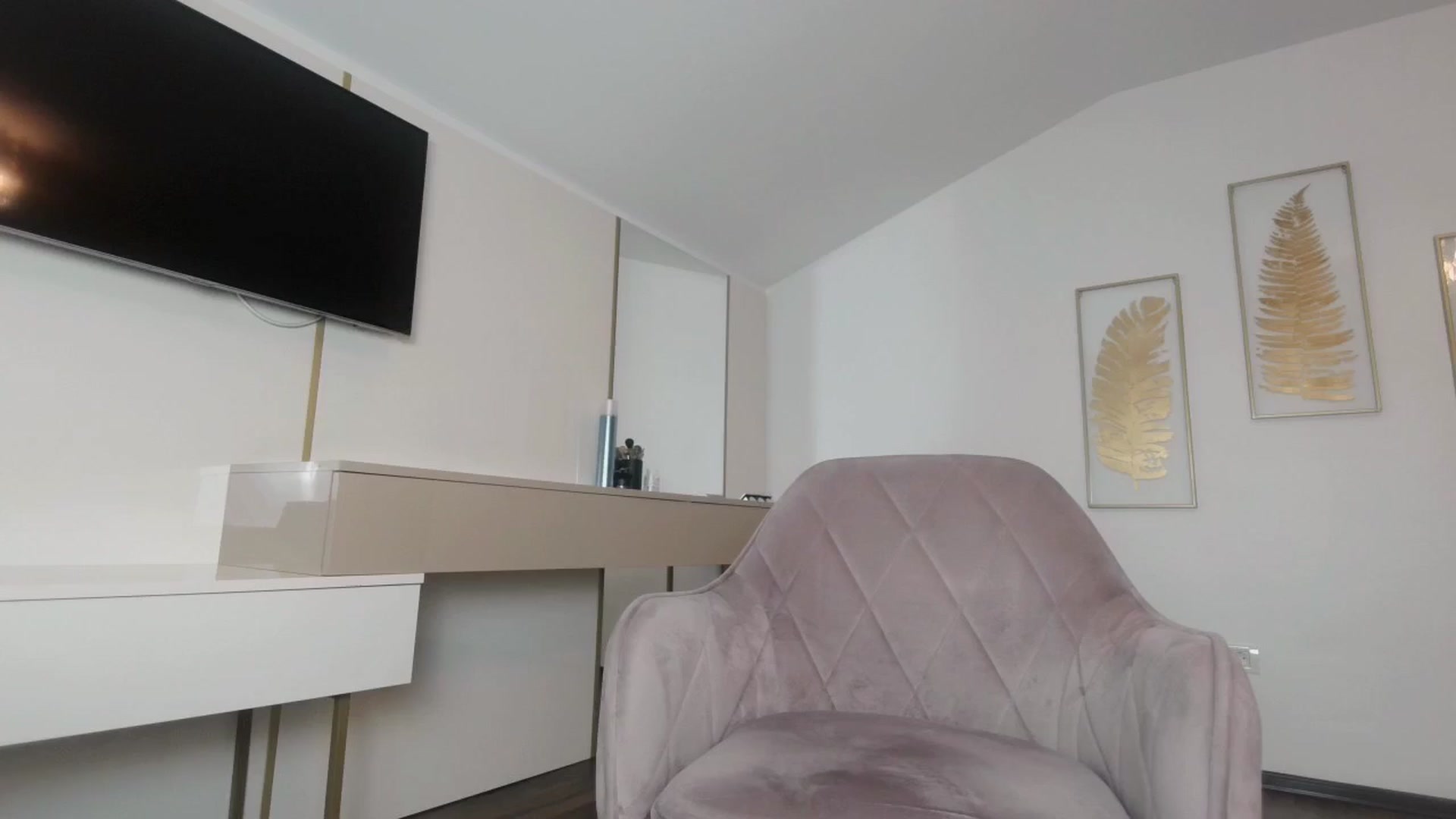Gallery image thumbnail from UR_wet_DESIRE's myfreecams stream on, 03/18/2024, 16:29 image 10 of 20