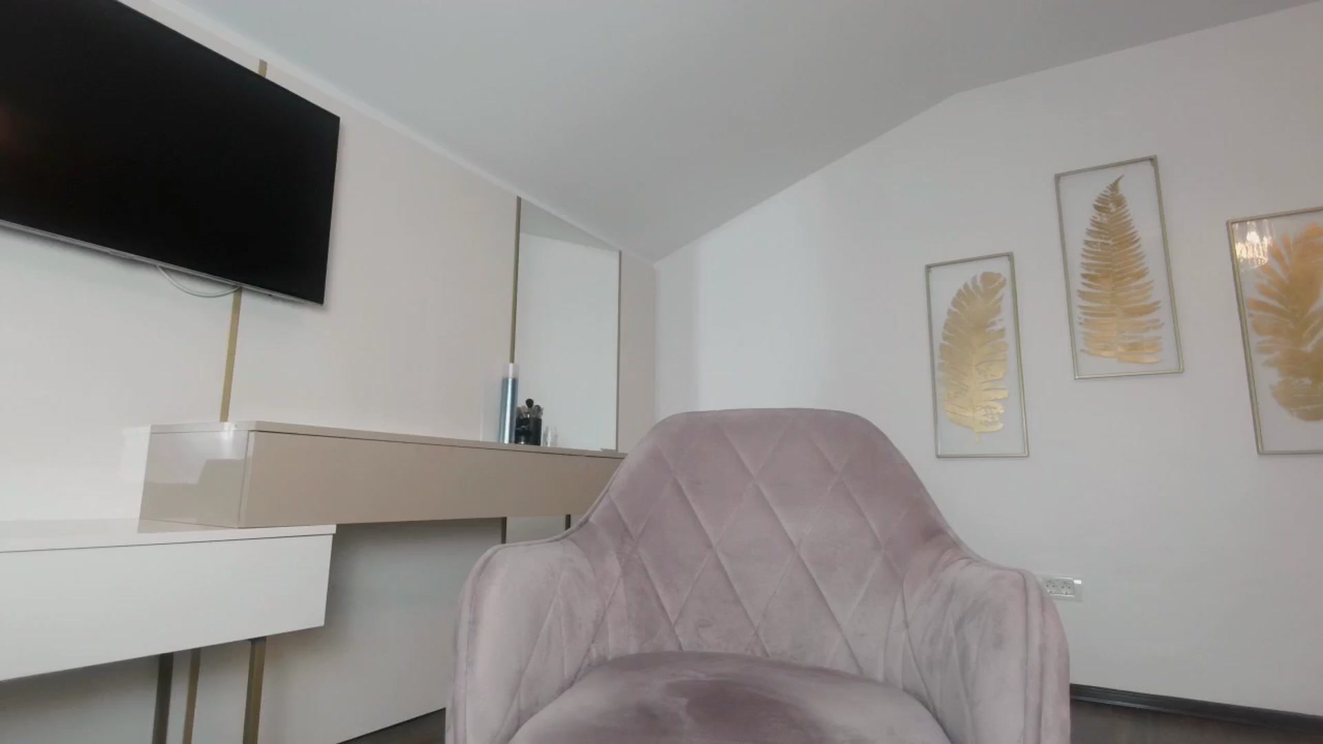 Gallery image thumbnail from UR_wet_DESIRE's myfreecams stream on, 03/18/2024, 18:50 image 2 of 20