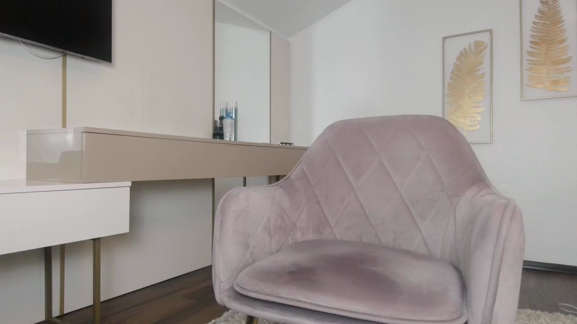 Gallery image thumbnail from UR_wet_DESIRE's myfreecams stream on, 03/19/2024, 18:33 image 20 of 20