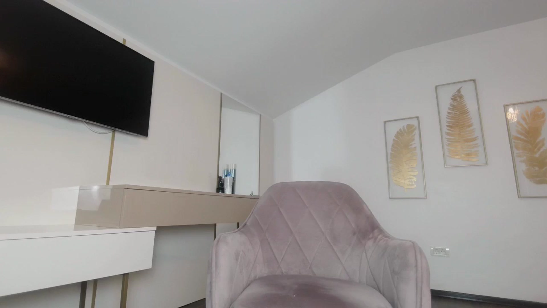 Gallery image thumbnail from UR_wet_DESIRE's myfreecams stream on, 03/20/2024, 07:20 image 5 of 20