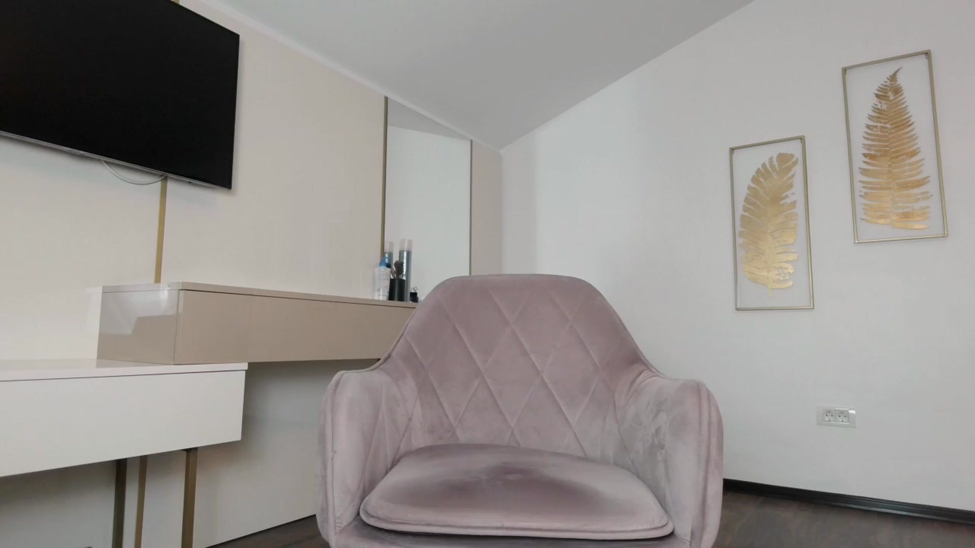 Gallery image thumbnail from UR_wet_DESIRE's myfreecams stream on, 03/27/2024, 15:05 image 20 of 20